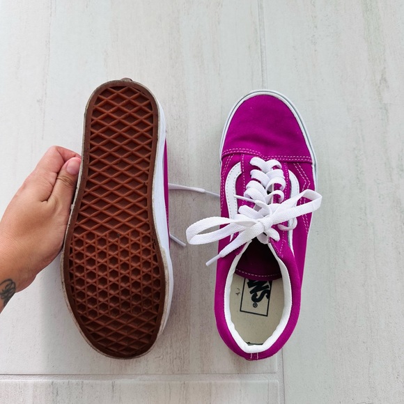 Vans • Size 6 • Magenta • Suede - Picture 1 of 4